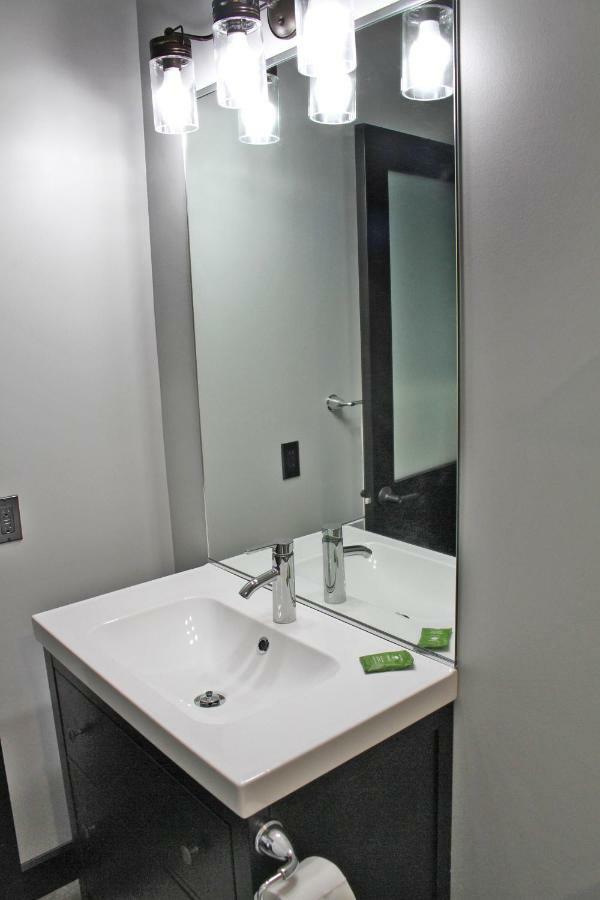 The Serenity Suite - Main Street Lodge In Berlin Kültér fotó